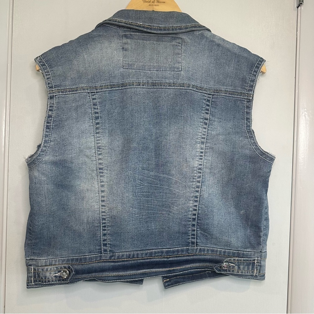 Wall Flower Y2K Rhinestone Denim Jean Vest. Light Wash. Size: Large. - Picture 4 of 7
